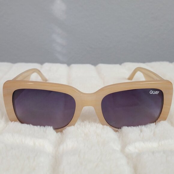 QUAY // ltd ed ultra-chic rectangular ivory tortoise frame espresso fade lens - Picture 6 of 16